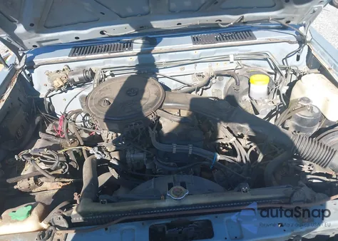 1987 Nissan D21 Short Bed из США, поврежденный, VIN 1N6ND11S2HC333484